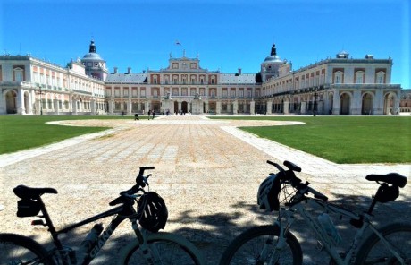 school-trip-to-madrid-bike-tour-in-aranjuez
